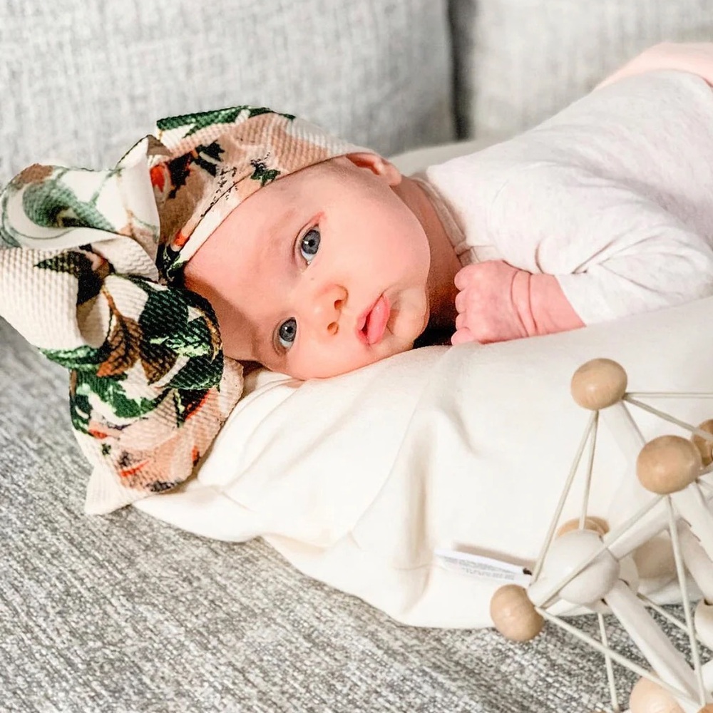 NWOT Baby Headwrap in French floral. Size 3-6 months.